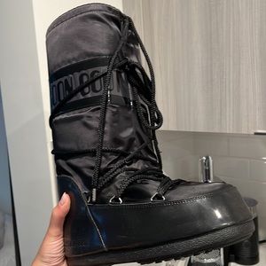 Moon Boots